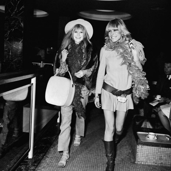 Welcome to Cosmic Blues Vintage & Thrift! - Picture 7 of 8